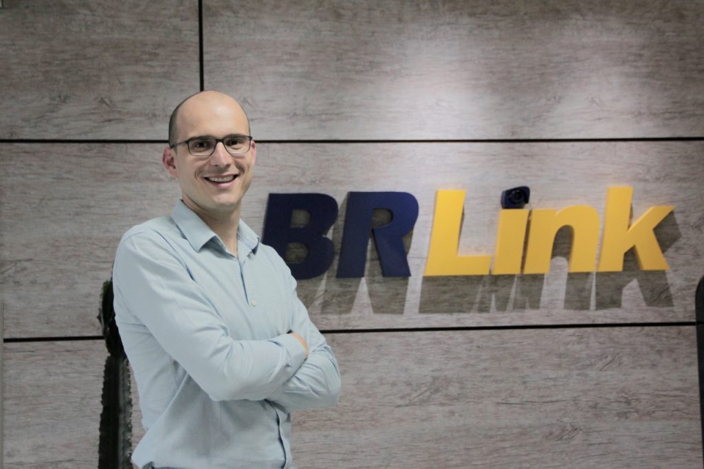 Imagem do empresário Rafael Marangoni, CEO da BRLink